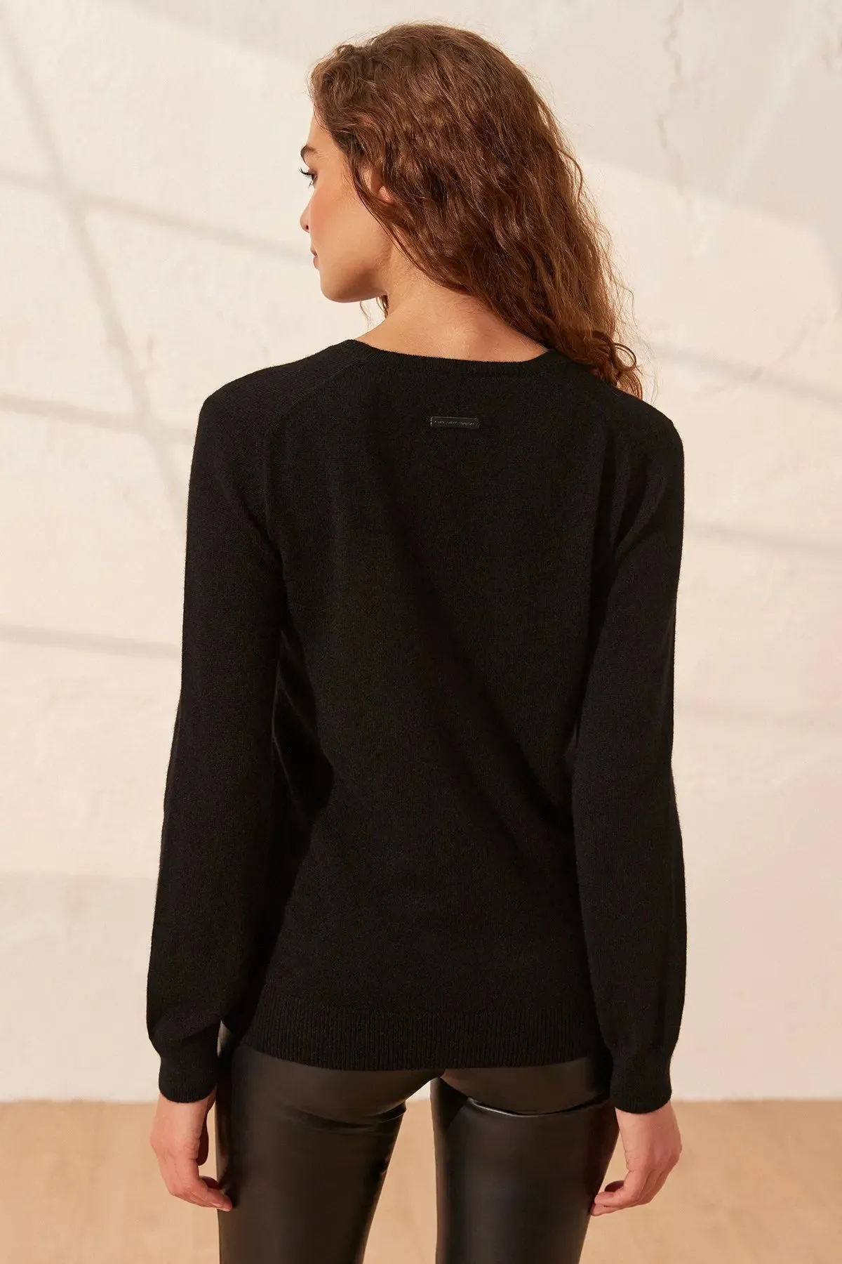 Black Pure Cashmere Veronique V-Neck Long Sleeve Women's Sweater