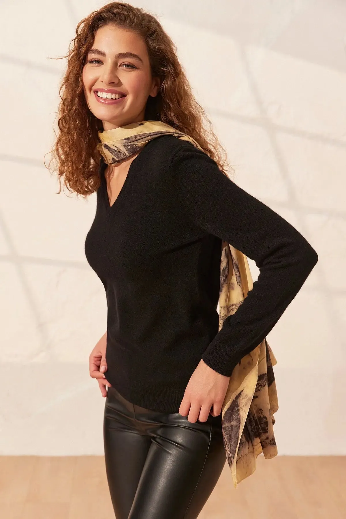 Black Pure Cashmere Veronique V-Neck Long Sleeve Women's Sweater