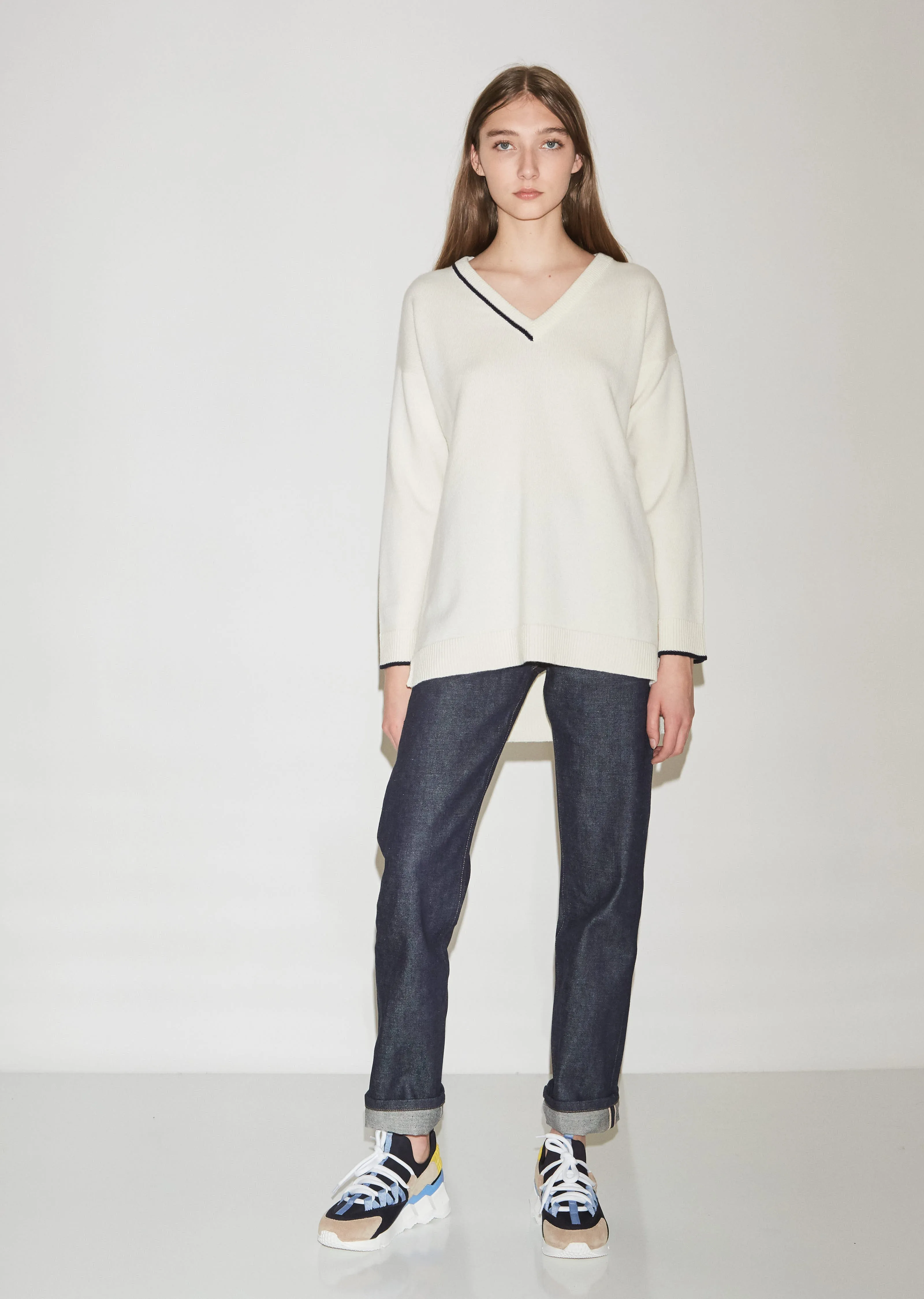 Cashmere V-Neck with Intarsia Tipping