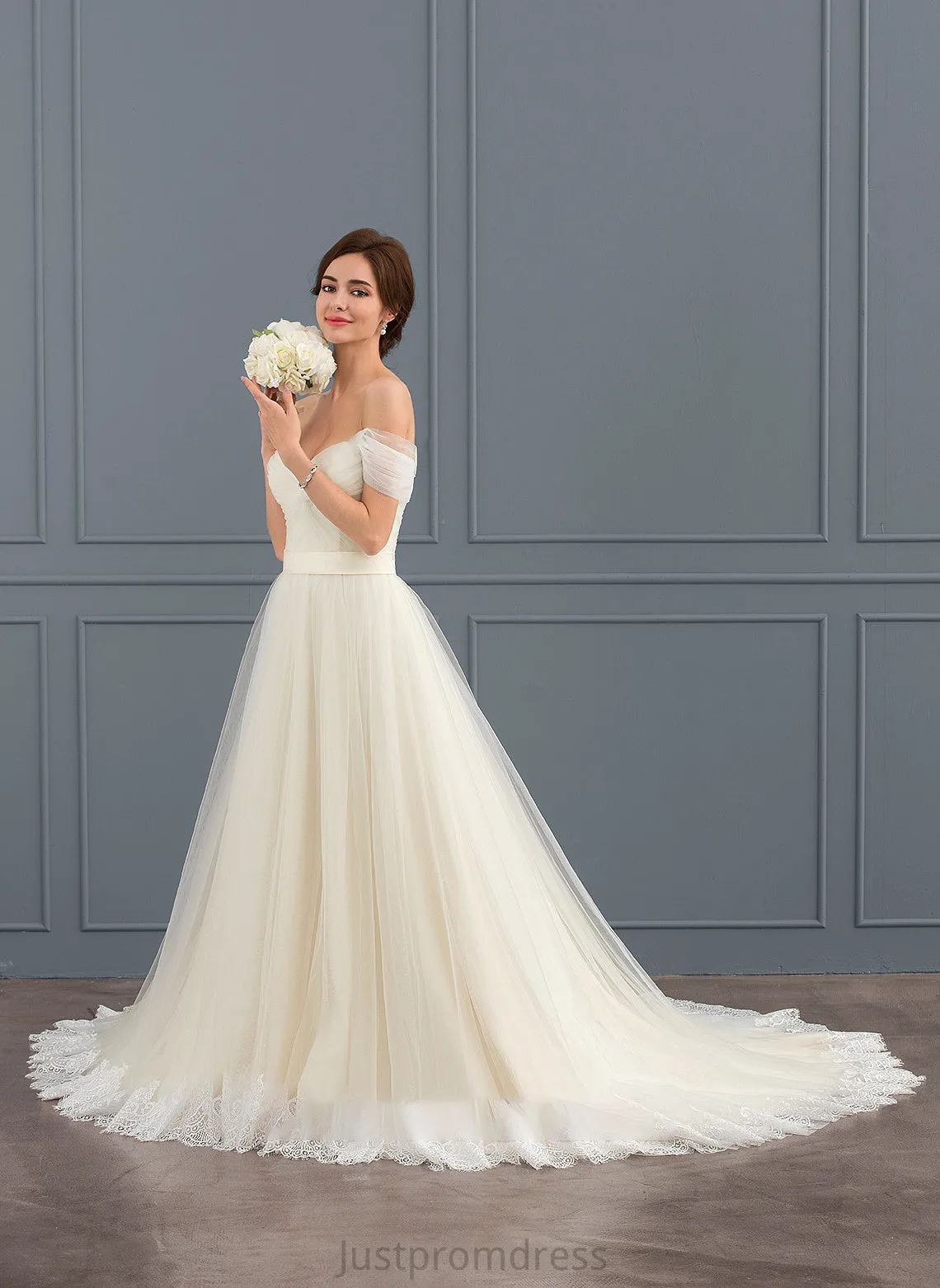 Off-the-Shoulder Wedding Dresses Wedding Ball-Gown/Princess Tulle With Dress Lace Ruffle Vera Train Court