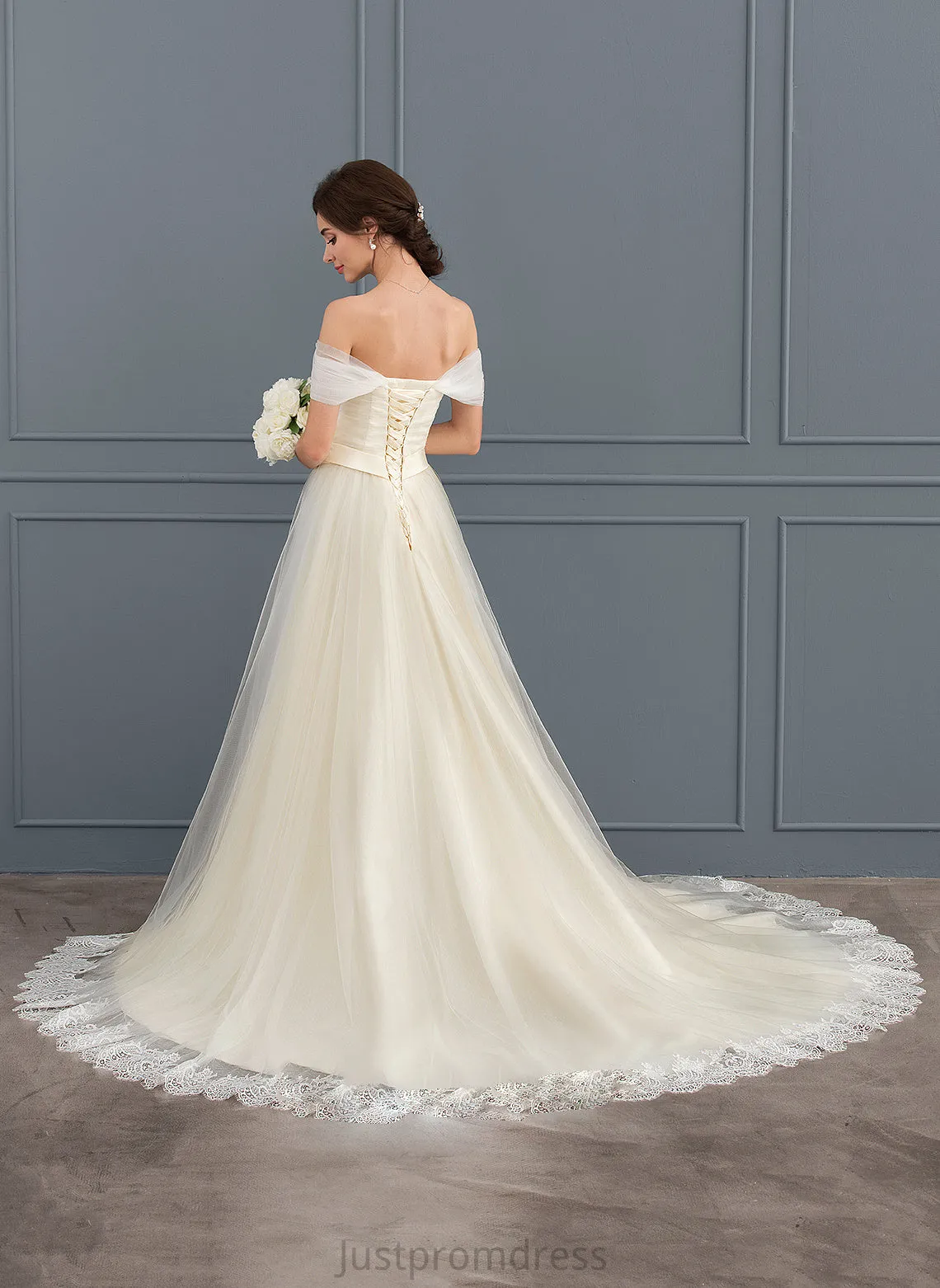 Off-the-Shoulder Wedding Dresses Wedding Ball-Gown/Princess Tulle With Dress Lace Ruffle Vera Train Court