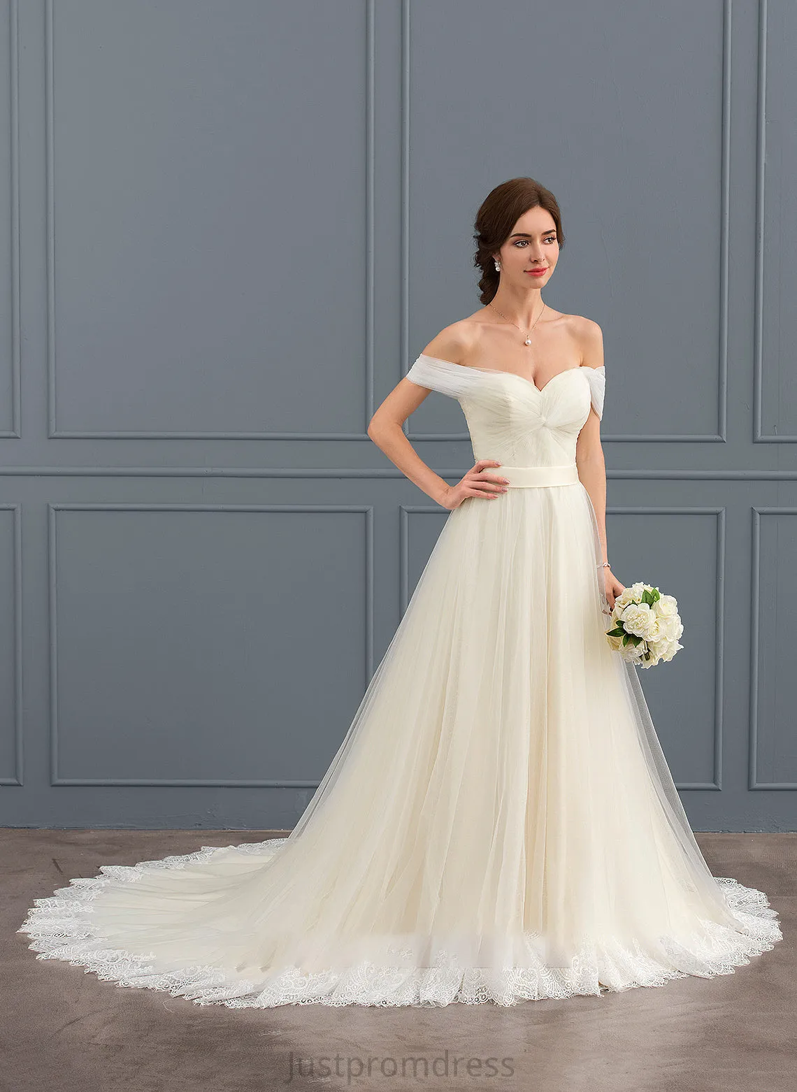 Off-the-Shoulder Wedding Dresses Wedding Ball-Gown/Princess Tulle With Dress Lace Ruffle Vera Train Court